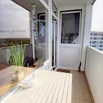 - Haus G, App 0g0710 *