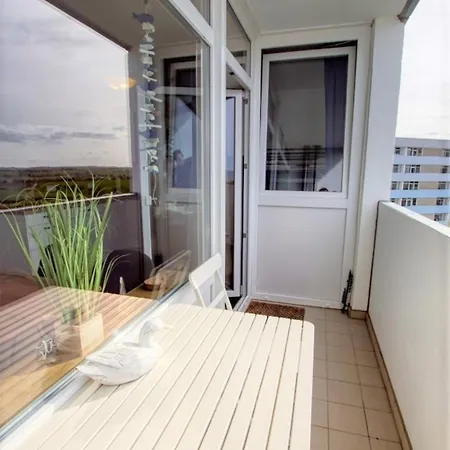 - Haus G, App 0g0710 *